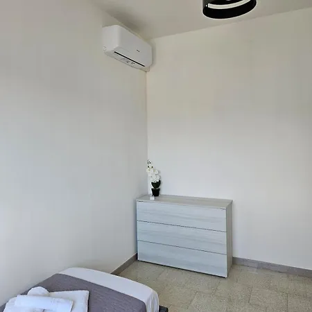 Sunny 100 Meters From The Sea Lejlighed Scalea